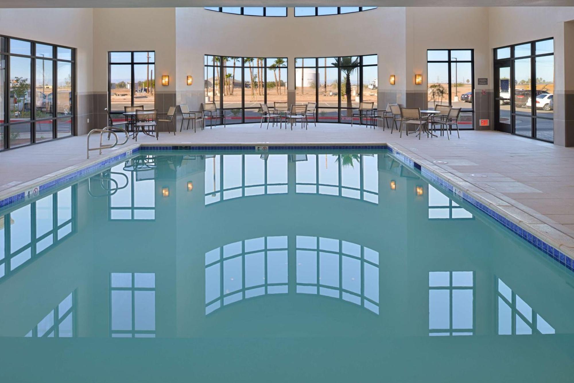 Hampton Inn Эль-Сентро Экстерьер фото